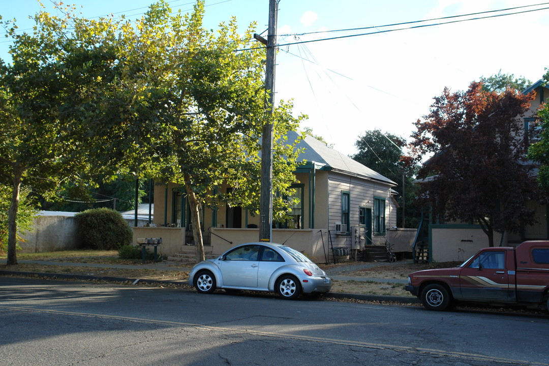 1020 Broadway St in Chico, CA - Building Photo