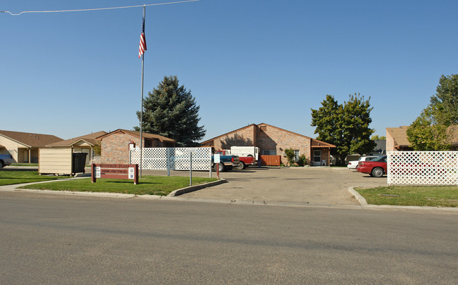 Westfield Plaza Apartments in Wilder, ID - Building Photo - Building Photo