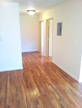 44 Hilton Ave, Unit D1 in Hempstead, NY - Building Photo - Building Photo