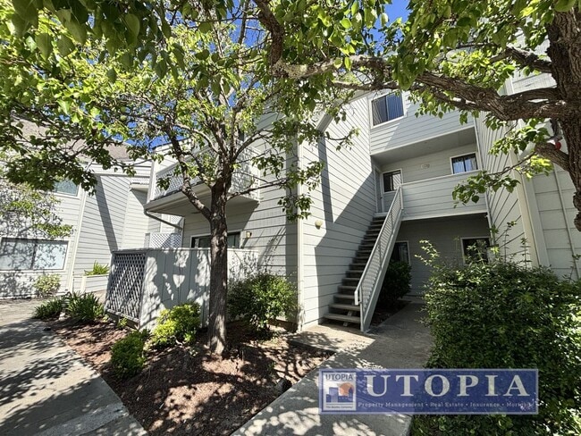 property at 2607 Willowbrook Ln