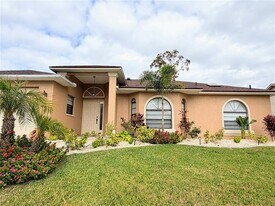 1503 Overland Dr in Spring Hill, FL - Building Photo