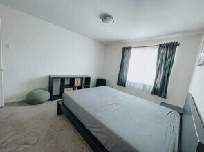 44127 Chaparral Dr in Lancaster, CA - Foto de edificio - Building Photo