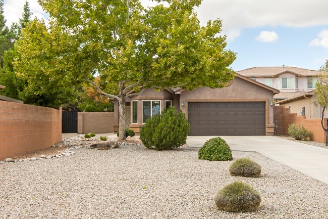 9005 Rio Galisteo Pl NW in Albuquerque, NM - Building Photo - Building Photo