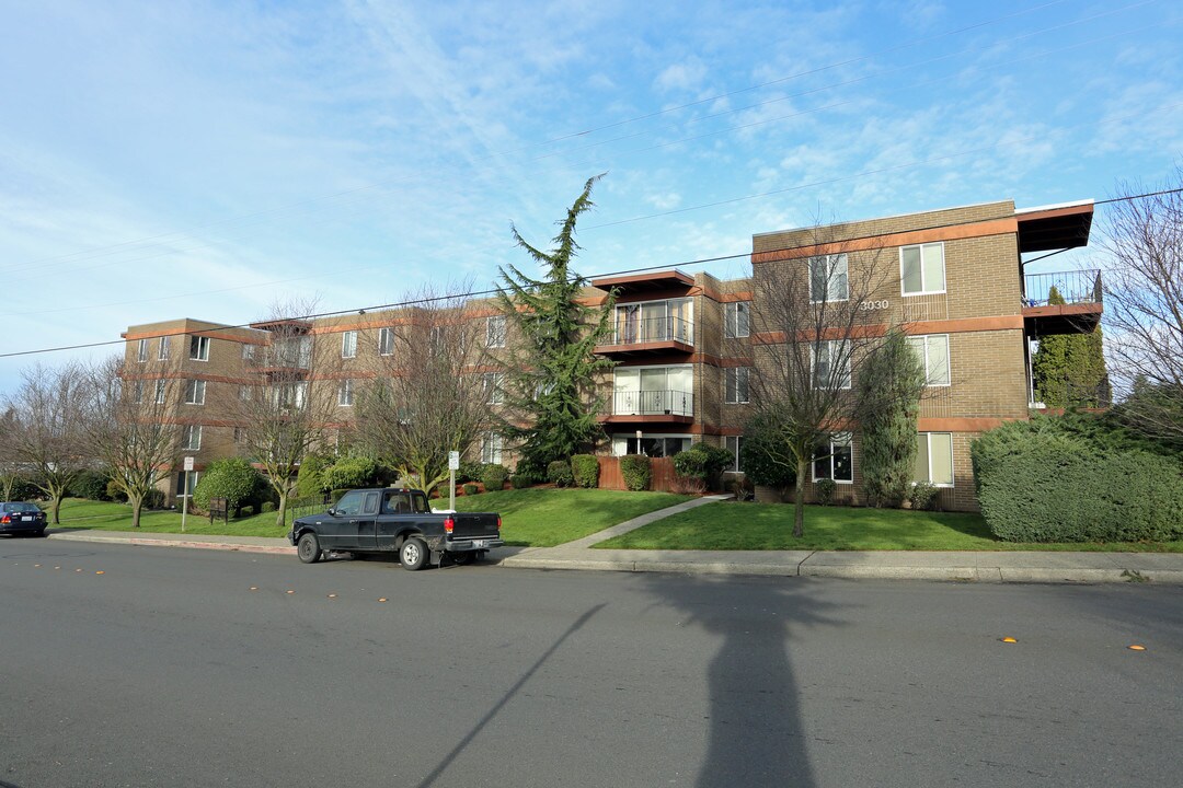 Sunset View Apartments in Renton, WA - Building Photo