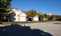 Hoffman Estates in Schaumburg, IL - Foto de edificio - Building Photo