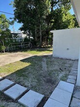 1191 NW 40th St in Miami, FL - Building Photo - Building Photo