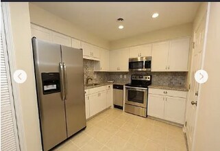 1007 Wave Rd, Unit A in Chapel Hill, NC - Building Photo - Building Photo