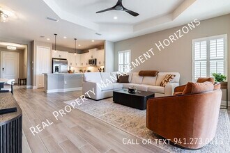 2321 Blue Mahoe Ln in Sarasota, FL - Building Photo - Building Photo