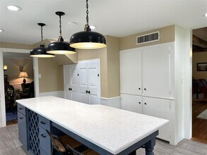 1209 Pecan St in Bastrop, TX - Building Photo - Building Photo