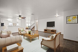 668 NW Crossing Dr in New Braunfels, TX - Building Photo - Building Photo