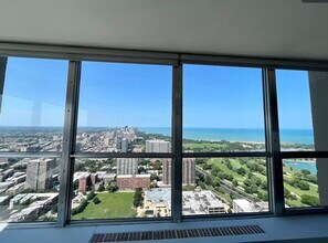 655 W Irving Park Rd, Unit 5316 in Chicago, IL - Building Photo - Building Photo