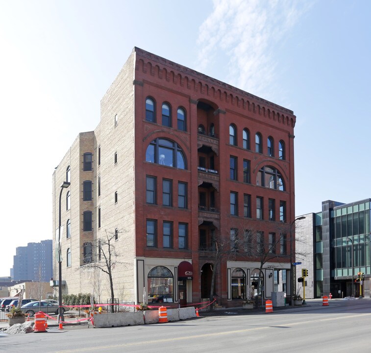 1227 Hennepin Ave in Minneapolis, MN - Building Photo
