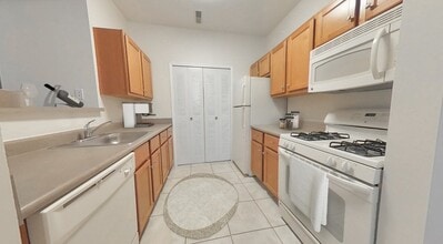 Cobblestone Court Apartments in Painesville, OH - Foto de edificio - Building Photo