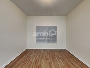 11124 Creek Haven Dr in Riverview, FL - Foto de edificio - Building Photo