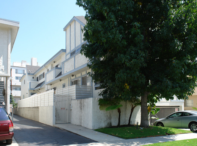 3740 Bagley Ave in Los Angeles, CA - Foto de edificio - Building Photo