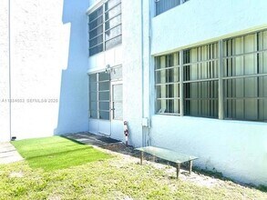 9450 Live Oak Pl, Unit 108 in Davie, FL - Building Photo - Building Photo
