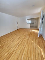 17620 Burbank Blvd in Los Angeles, CA - Building Photo