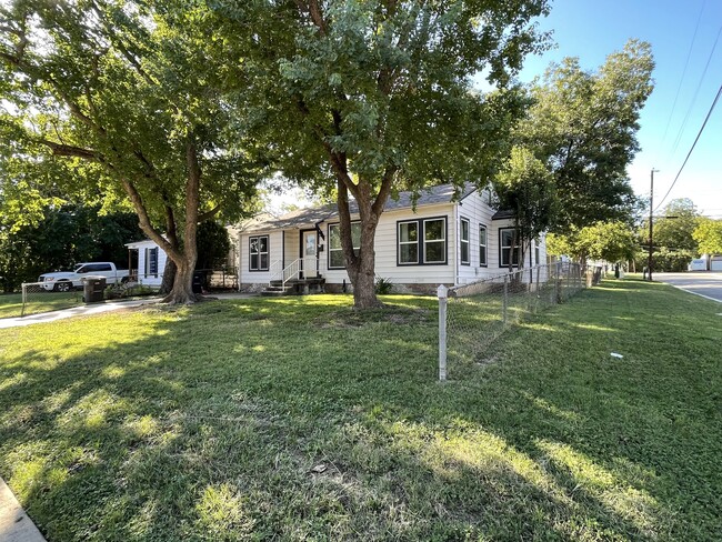 4300 Valentine St in Fort Worth, TX - Foto de edificio - Building Photo