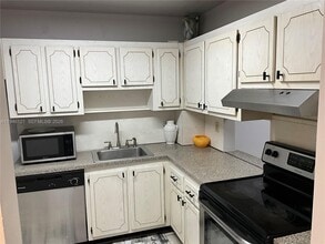 101 Berkley Rd in Hollywood, FL - Building Photo - Building Photo