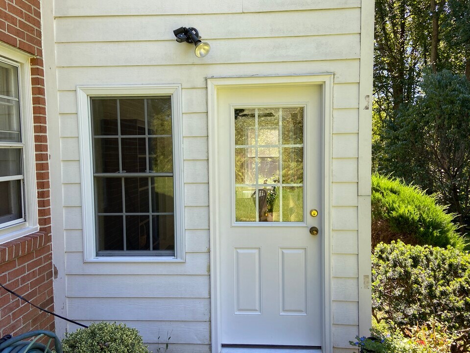 12707 Furnace Mountain Rd, Unit #lower level apt in Lovettsville, VA - Foto de edificio