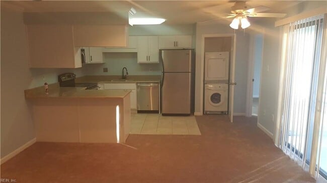 1765 Ocean Bay Dr in Virginia Beach, VA - Building Photo - Building Photo