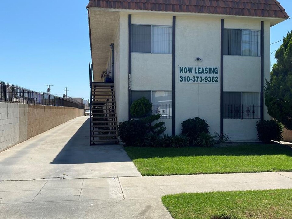 1520 W. 224TH in Torrance, CA - Foto de edificio