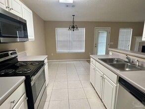6213 Cottage Woods Dr in Milton, FL - Building Photo - Building Photo