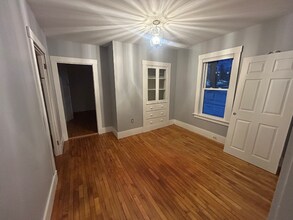 351 Broadway in Bangor, ME - Foto de edificio - Building Photo