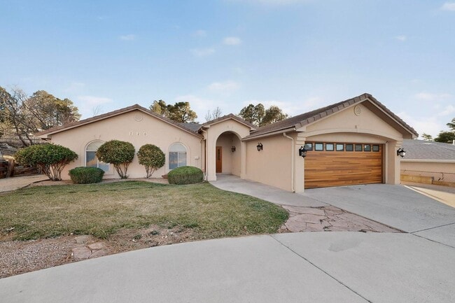 720 Stagecoach Rd SE in Albuquerque, NM - Building Photo - Building Photo