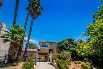 Oxford Suites in Los Angeles, CA - Building Photo - Building Photo