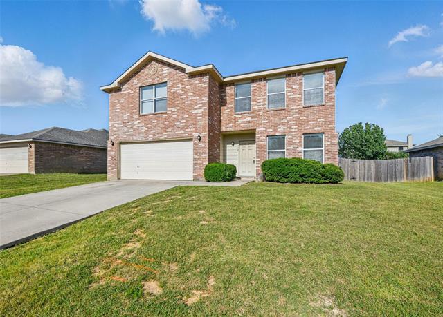318 Chisholm Trail in Krum, TX - Building Photo - Building Photo