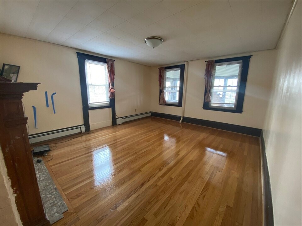 2 Hammond Ct in Quincy, MA - Building Photo