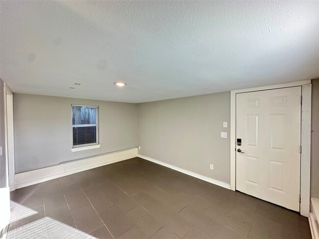 1304 Ave N Ursuline St in Galveston, TX - Building Photo - Building Photo