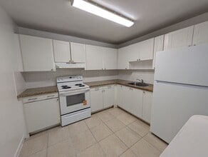 3600 Riverside Dr in Coral Springs, FL - Building Photo - Building Photo