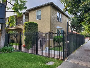 2237 Pine Ave in Long Beach, CA - Building Photo - Primary Photo