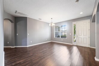 14027 Bensbrook Dr in Spring Hill, FL - Building Photo - Building Photo