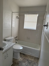 404 E 9th St in Bishop, TX - Building Photo - Building Photo