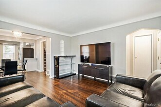 822 N Gainsborough Ave in Royal Oak, MI - Building Photo - Building Photo