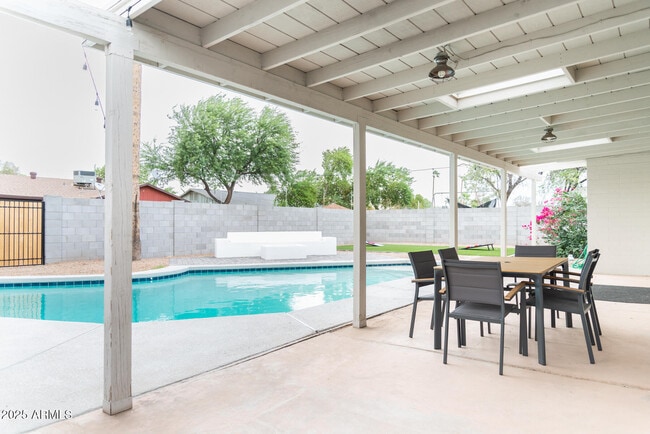 2140 E Broadmor Dr in Tempe, AZ - Building Photo - Building Photo