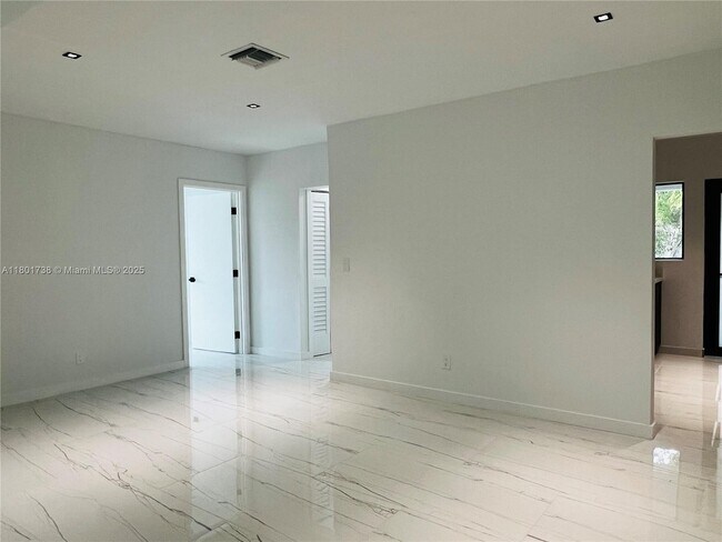 1155 102nd St in Bay Harbor Islands, FL - Building Photo - Building Photo
