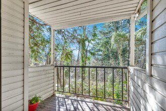 264 Cervantes Cir in Lake Oswego, OR - Building Photo - Building Photo