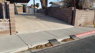 3913 Grass Valley Pl in Las Vegas, NV - Foto de edificio - Building Photo