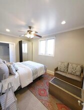 5638 W Lawrence Ave, Unit 1 in Chicago, IL - Building Photo - Building Photo