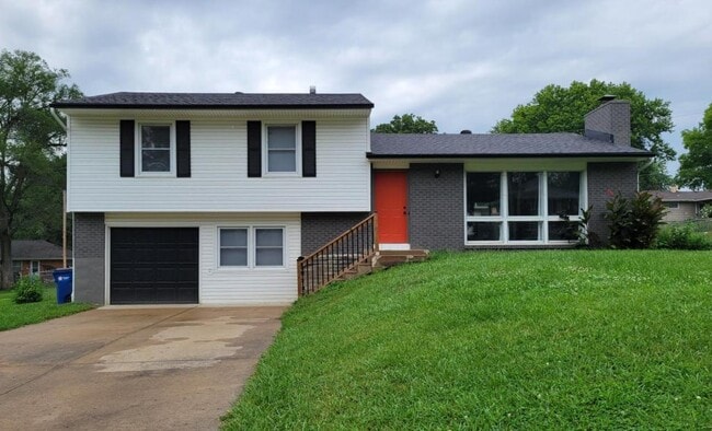 property at 820 Natchez Ave