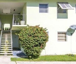 7610 SW 82nd St in South Miami, FL - Building Photo