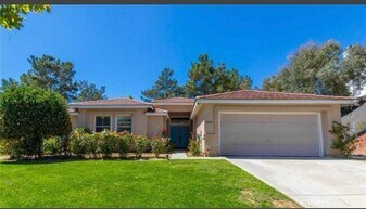 43345 Via Sabino in Temecula, CA - Building Photo