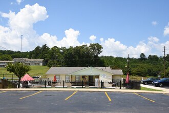 Riverbend Apartments in Gadsden, AL - Building Photo - Building Photo