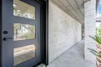 11618 Lakeside Pl Dr in Houston, TX - Building Photo - Building Photo