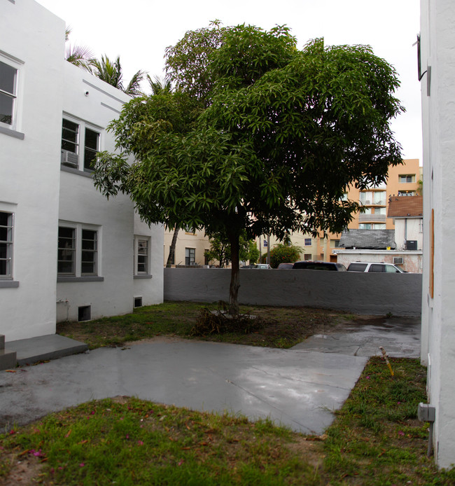 120 SW 5th Ave in Miami, FL - Building Photo - Other