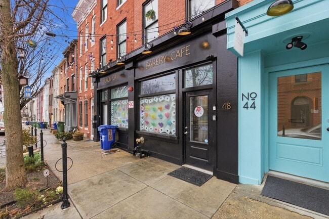 48 S Carrollton Ave in Baltimore, MD - Foto de edificio - Building Photo